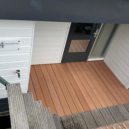 ホテル Woonboot 4 ハルデルウェイク エクステリア 写真