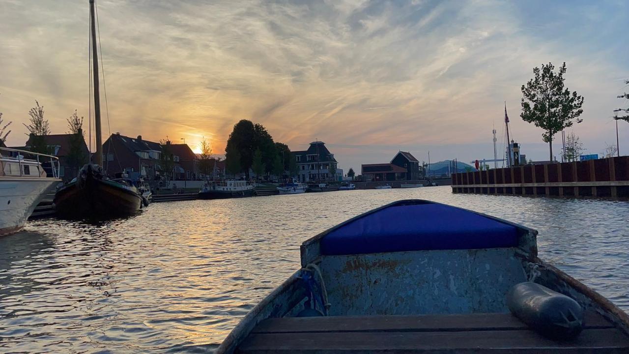 ホテル Woonboot 4 ハルデルウェイク エクステリア 写真
