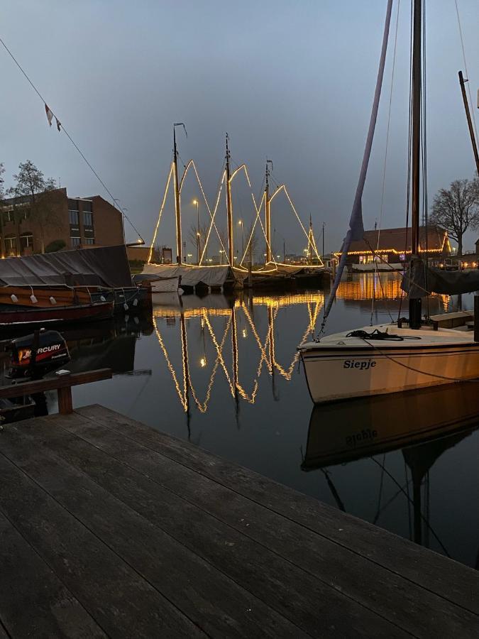 ホテル Woonboot 4 ハルデルウェイク エクステリア 写真