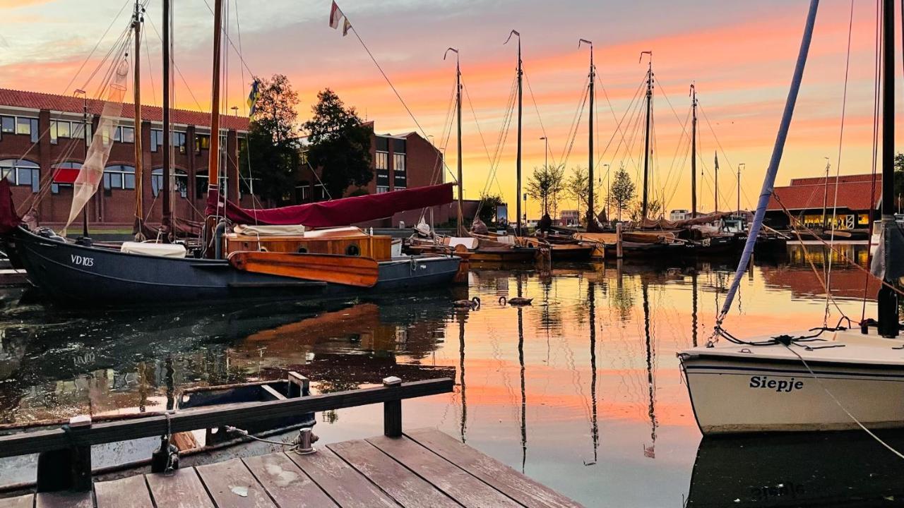 ホテル Woonboot 4 ハルデルウェイク エクステリア 写真